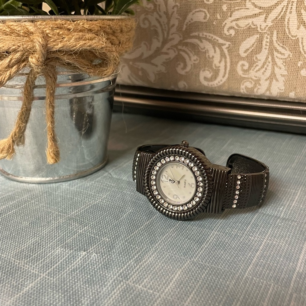 Women’s watch…just needs battery